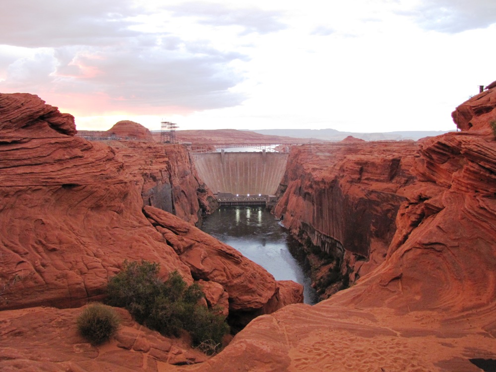 Glen Canyon Dam vom Scenic View bei Page