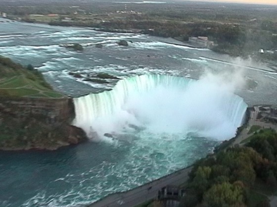 Skylon, Blick auf Niagarafälle