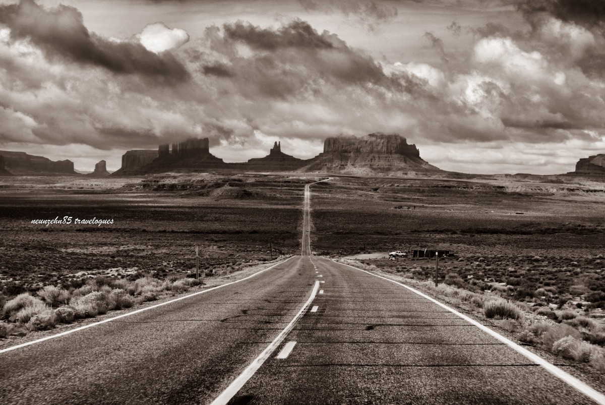 THE ROAD at Monument Valley