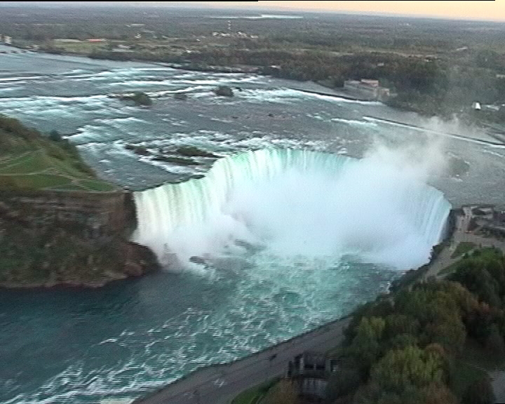 Skylon, Blick auf Niagarafälle